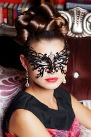 Металлическая венецианская маска в форме бабочки