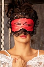 Кружевная маска для сна с надписью "Never Enough"